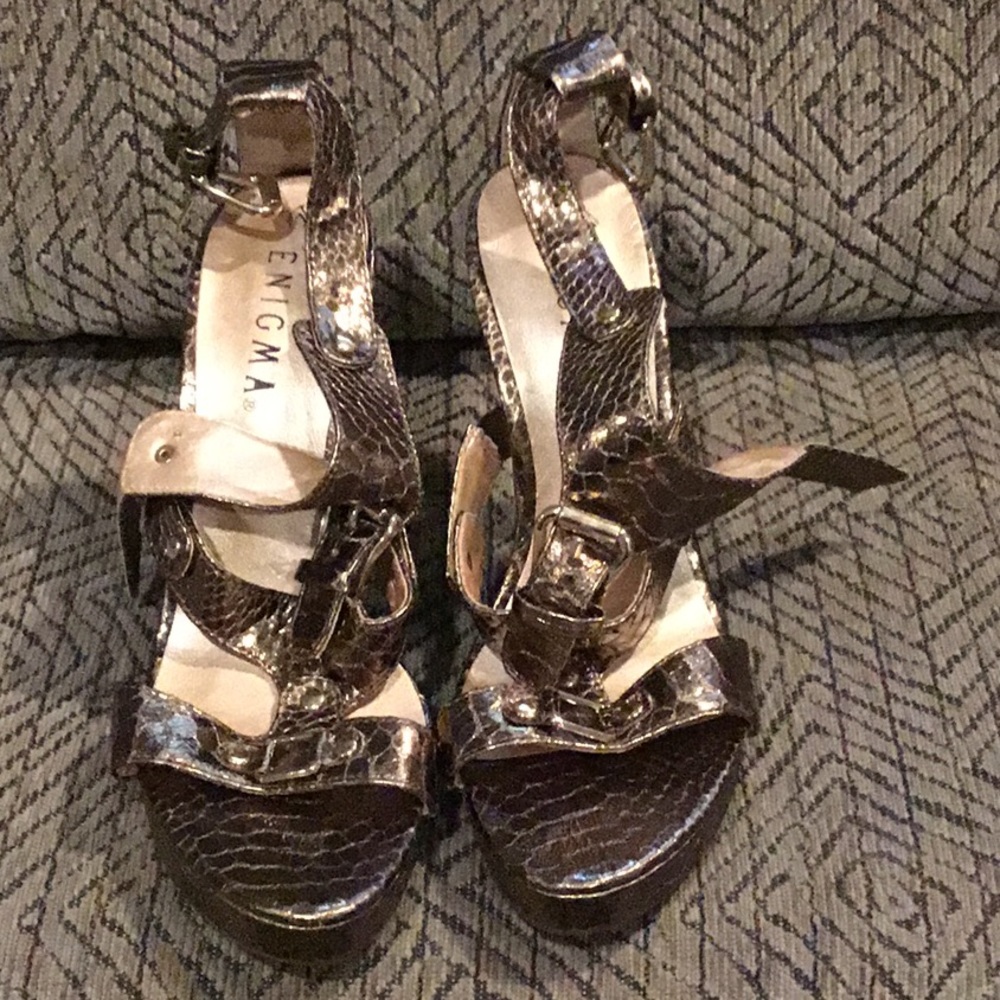 Enigma shoes Snake Print